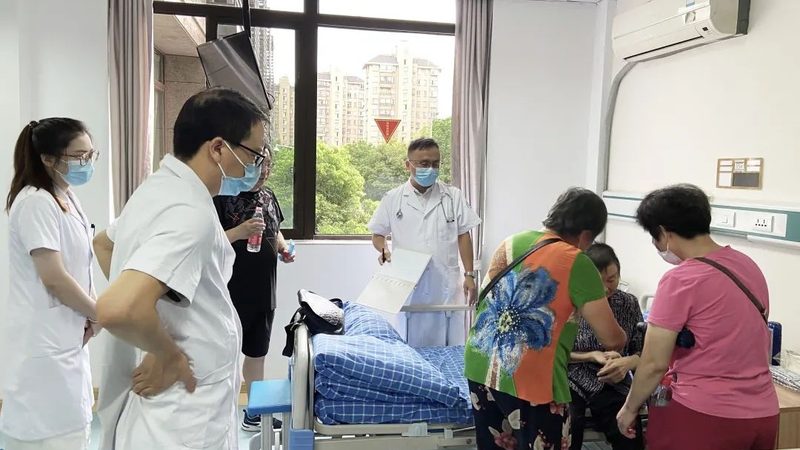 失能老人照护不是蛮干，分步拆解才见真功夫